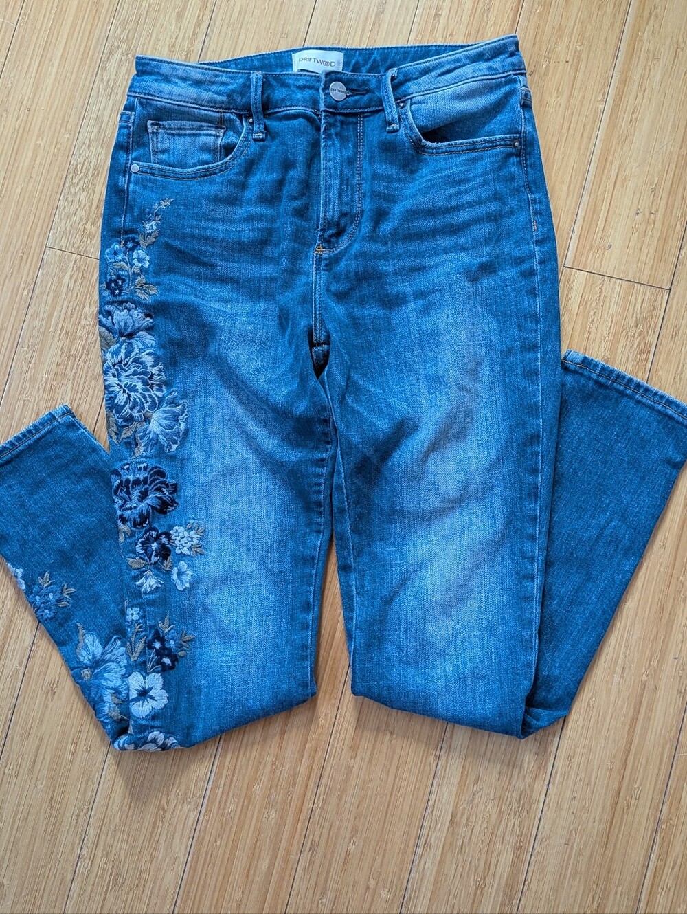 Driftwood Skinny Blue Jeans, W 27 L 28, Embroidered in Blues Green White Gray